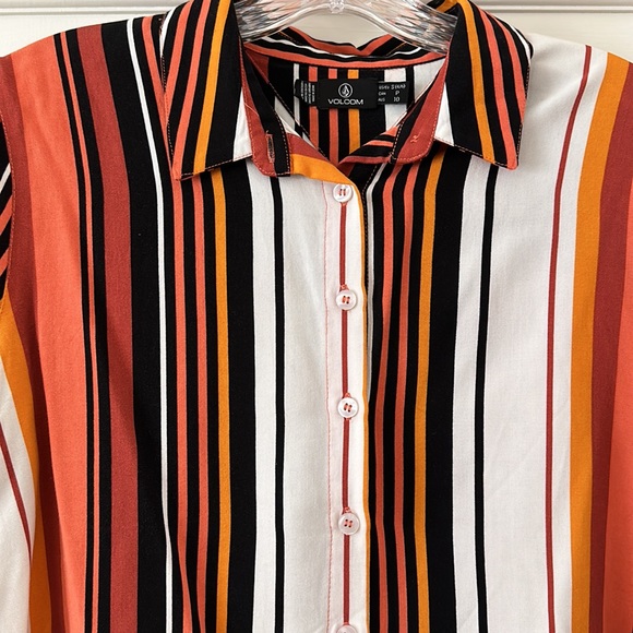 Volcom button-down blouse with peek-a-boo shoulder cutouts! - Picture 5 of 6